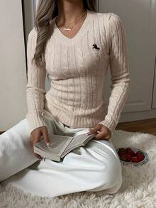 SHEIN EZwear Sweater V-Neck Hitam Ukuran Besar dengan Logo Kasual untuk Musim Gugur/Dingin - Aprikot - View 1