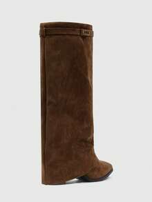 Daringsoles 女士尖头粗跟麂皮西部靴，修身高筒靴 - 卡其色 - 查看 8