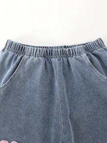 SHEIN ChillGRL 少女牛仔裤，复古个性牛仔裤，可爱红色前片搭配粉色花朵贴片，百搭蓝色休闲裤，女童阔腿牛仔裤，Y2K风格阔腿牛仔裤，中等水洗色，面料柔软舒适，适合秋冬季返校季，可爱舒适，适合日常出行、聚会和度假。 - 藍色 - 查看 3