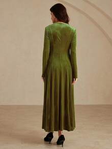 EMERY ROSE Váy dài bồng bềnh dáng chữ A cổ vuông thanh lịch sang trọng kiểu Pháp, vải nhung trơn màu gợi cảm, thiết kế nhiều lớp, khóa kéo sau lưng, váy dài xếp nếp cao cấp, phù hợp cho các dịp trang trọng mùa thu/đông, tiệc tối - Màu xanh Ô liu - Xem 2