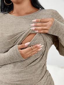 SHEIN 两件套孕妇加大码纯色圆领长袖T恤和可调节腰围休闲裤套装 - 杏色 - 查看 6