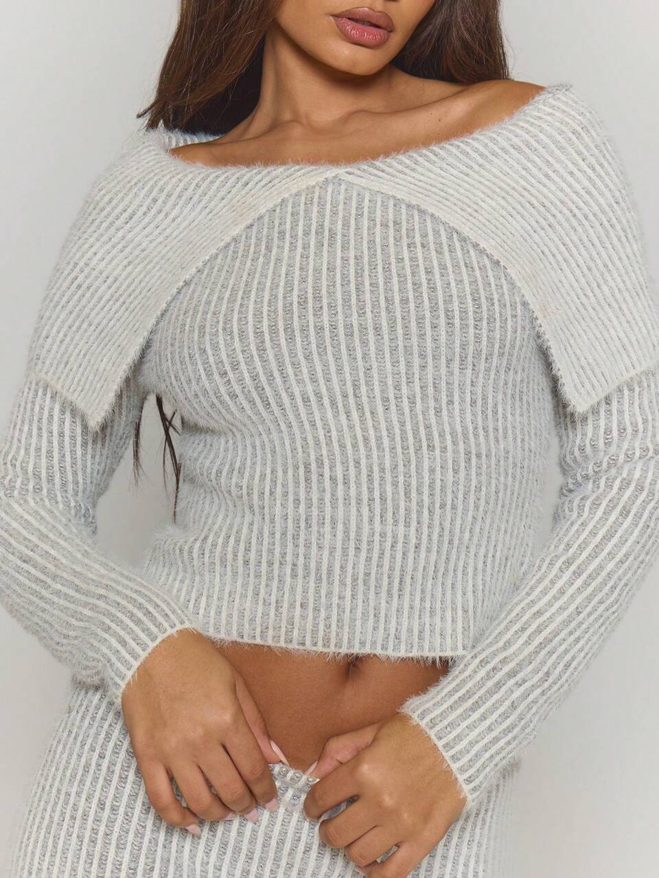 Maglione a righe lavorato a maglia con spalle scoperte e orlo arricciato, abbigliamento da strada invernale, elegante per uscite serali, adatto per feste ed eventi invernali