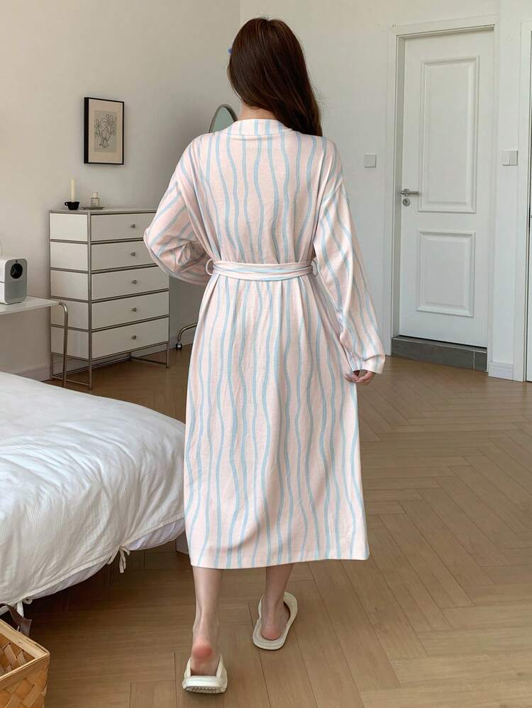 Women's Long Puppy Wave Pattern Bathrobe