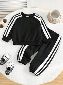 SHEIN 2pcs/Set Baby Boys/Girls Autumn/Winter Long Sleeve Sweatshirt And Jogger Pants Set, Comfortable Versatile Casual Daily Fashion Sporty Minimalist All-Match, Suitable For Indoor, Outdoor, Daily, Sports, Play, Party, Photo Shoot, Holiday, Festival Baby Sportswear Baby Boy Two Pieces Set Black And White Baby Boy Outfit Baby Tracksuit Baby Casual Sets - Black and White - View 2