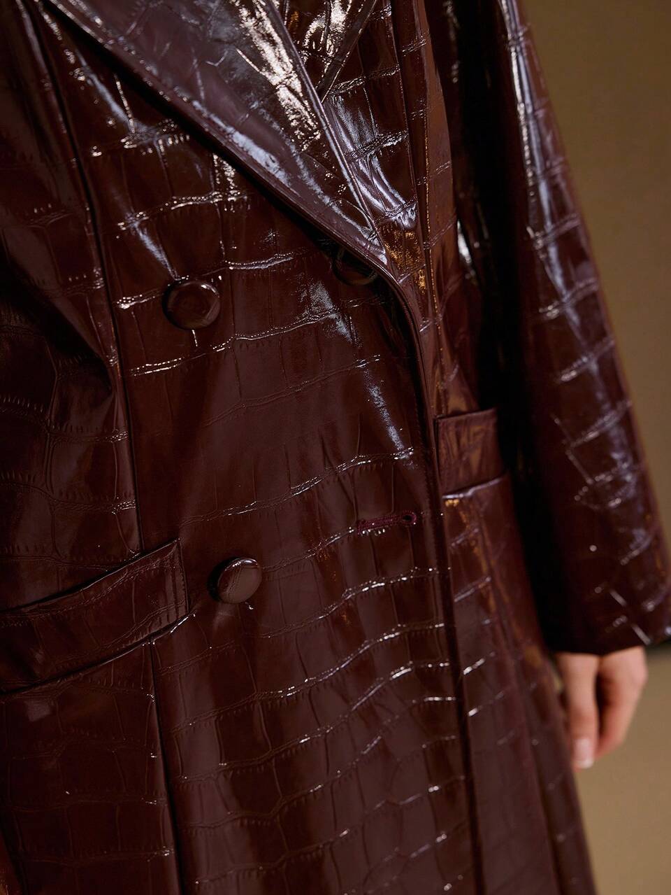 WOMEN'S ELEGANT COMMUTER LAPEL COLLAR CROCODILE TEXTURED PU LEATHER LONG TRENCH COAT