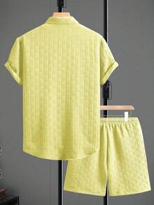 Manfinity RSRT Bộ 2 món/Bộ đồ nam thường ngày màu trơn vải họa tiết tay ngắn và quần short cạp rút, trang phục mùa hè, bộ đồ hai mảnh màu vàng, trang phục ấm áp - Màu vàng - Xem 2
