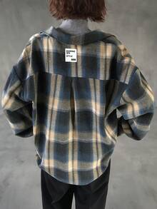 FRIFUL 女式绿色格子面料背面撞色编织标签装饰落肩长袖宽松休闲百搭时尚衬衫，秋季 - 杏色 - 查看 3