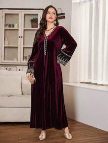 Al Najma Elegant Loose Fit Velvet Dress With Gold Embroidery Applique, Luxurious And Graceful Style, Suitable For Balls In Autumn/Winter Kaftan Jalabiya Dress - Burgundy - View 6