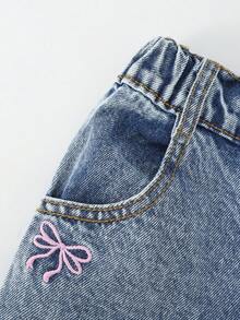 SHEIN Explorewe Young Girls Jeans, New Arrival, Medium Blue Denim, Casual Cute Style, Butterfly Embroidery + Distressed Detailing, Cute And Fashionable, Straight Leg, Comfortable Cotton Denim, Suitable For Daily Outings, School, Commute, Home, Parties, Autumn New Product - Medium Wash - View 4