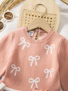 SHEIN 女婴休闲时尚可爱服装。虾粉色蝴蝶结褶皱连衣裙，针织中东长袖连衣裙，柔软舒适，适合日常、旅行、度假、居家、幼儿园、秋冬季、圣诞节、开学、派对等场合，是百搭的秋冬服装，也是女婴的理想选择。 - 珊瑚粉 - 查看 8