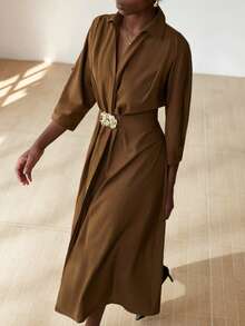Aveloria Modichic Conception de navetteur, décoration de taille boutonnée, robe ajustée à col V plissé avec manches retroussées à la mode - Marron - Voir 1