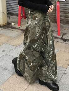 FRIFUL Chân váy ngắn denim in họa tiết graffiti phối màu tương phản, dáng rộng, thời trang nữ. - màu xanh lá - Xem 2