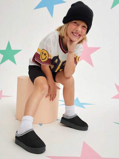 Mini mi Kinder Plateausandale mit geflochtener Kragen-Applikation aus Veloursleder in Schwarz - Designer-inspirierter, auffallender und gemütlicher Stil für den Alltag