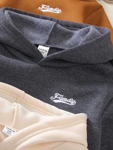 SHEIN Genkimix Kids 3件套男童休闲百搭字母刺绣落肩宽松长袖连帽衫搭配柔软宽松抽绳长裤，简约时尚设计，舒适亲肤面料，适合日常穿着、外出、冬季上学等场合。 - 彩色 - 查看 4