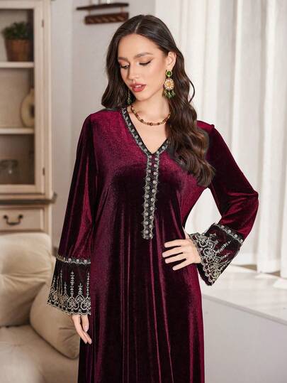 Al Najma Elegant Loose Fit Velvet Dress With Gold Embroidery Applique, Luxurious And Graceful Style, Suitable For Balls In Autumn/Winter Kaftan Jalabiya Dress