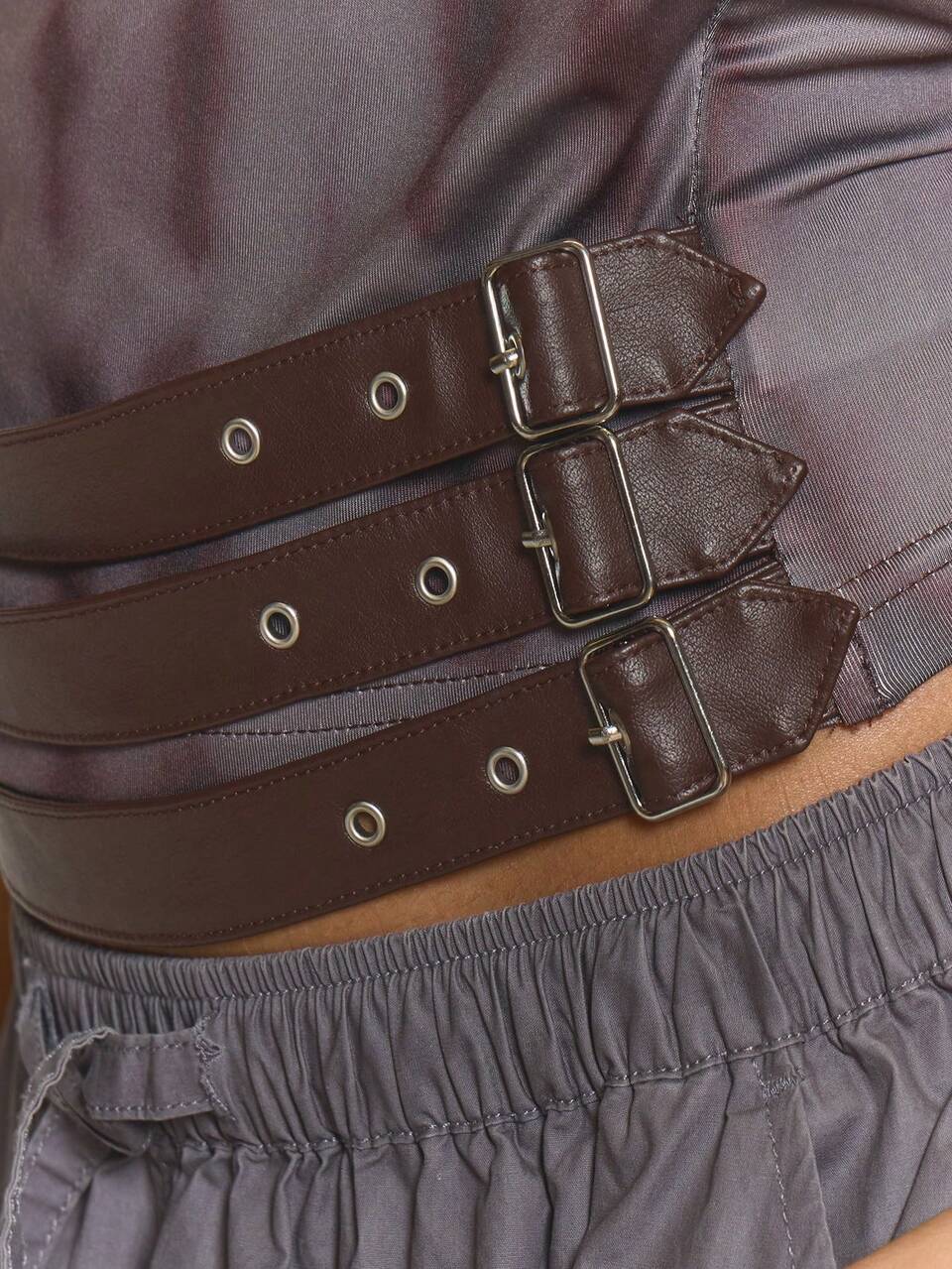 Top à encolure bénitier drapé, taille ceinturée, motif fluide, style streetwear à la mode pour une soirée élégante, à porter au printemps, en été ou lors de festivals et vacances