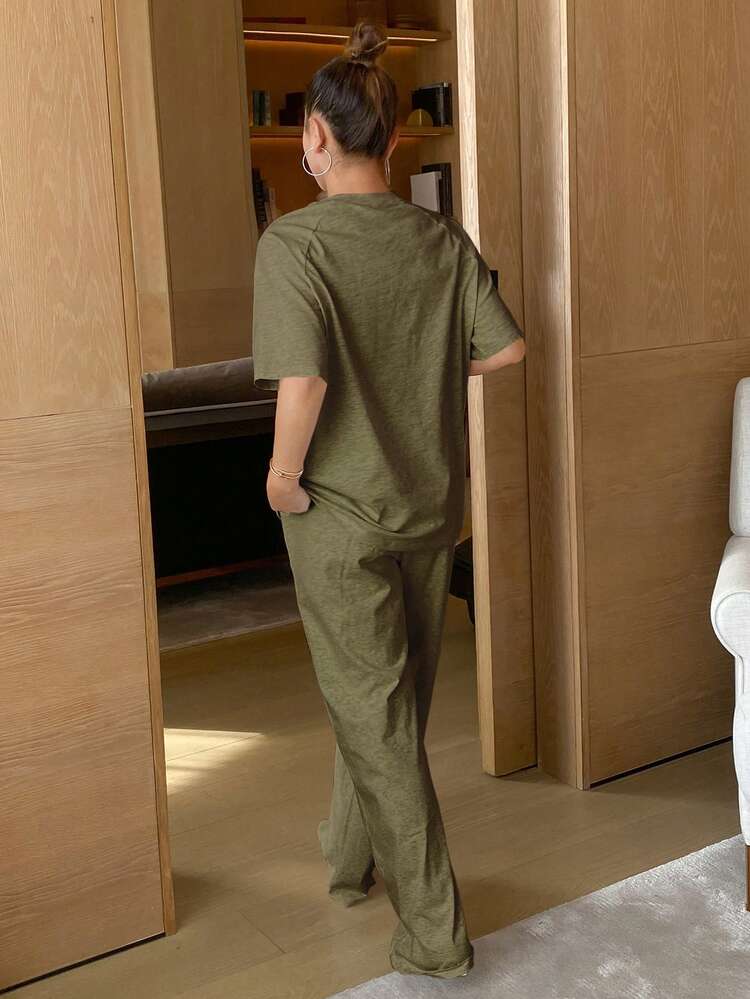 DAZY Cute Cartoon Print Raglan Sleeve Loose Pajama Set - Army Green - View 2