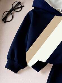 SHEIN Set de 2 sudaderas con capucha de bloques de color y estampado deportivo a rayas para bebé niño/unisex de 0 a 3 años, adecuado para otoño/invierno, de uso diario, versátil, para exteriores y actividades deportivas