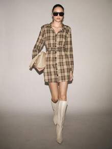 SHEIN Unity Vestido camisa de cintura ceñida a cuadros vintage, vestido de manga larga con solapa y abotonadura sencilla, vestido elegante de ajuste ceñido versátil para el trabajo y el otoño/invierno - Caqui - Ver 7