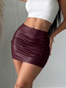 SHEIN SXY 纯色PU皮革褶皱修身性感时尚半身裙 - 酒紅色 - 查看 4