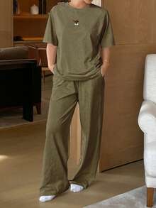 DAZY Cute Cartoon Print Raglan Sleeve Loose Pajama Set - Army Green - View 3