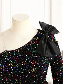 SHEIN Váy chữ A thắt nơ lớn bất đối xứng bằng nhung dệt kim thanh lịch cho bé gái tuổi mới lớn, váy maxi đen cho bé gái, váy dự tiệc đính sequin cho bé gái, thích hợp cho Giáng sinh, năm mới, tiệc sinh nhật, mùa cưới - màu đen - Xem 11