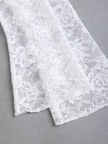 Sweetra 女士复古性感蕾丝透视喇叭袖修身衬衫，舒适百搭，适合春秋季派对和休闲穿着。 - 白色 - 查看 4