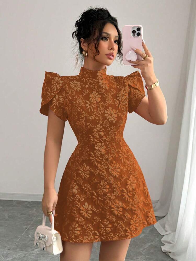 SHEIN Elenzya 女式复古红色纹理面料泡泡袖优雅高领露背蝴蝶结撞色镂空腰部修身独特设计迷你连衣裙，夏季 - 棕色 - 查看 5