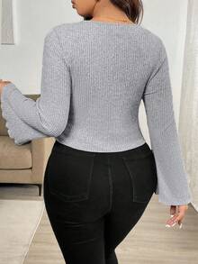 Vionelle Áo thun tay Raglan cổ tim màu trơn cỡ lớn, viền bất đối xứng, họa tiết xoắn gân - Màu Xám nhạt - Xem 2