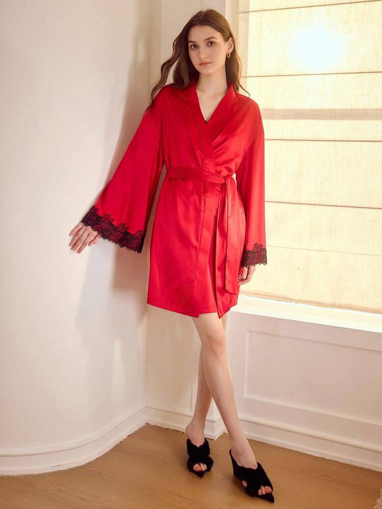 CONJUNTO DE CAMISOLA E ROBE DE LAÇO COM CINTURA AMARRADA E BLOCO DE COR ELEGANTE PARA MULHERES