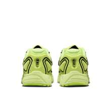 Nike Unisex AIR PEGASUS - Light Lemon Twist - View 3
