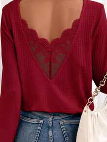 SHEIN Frenchy Áo thun dài tay phối ren vải waffle màu đỏ rượu vang, thích hợp cho mùa đông, Giáng sinh và Năm mới, kiểu dáng thường ngày cho nữ, màu đỏ rượu vang, tay dài, phong cách xuân hè. - Màu Đỏ Sâu - Xem 7