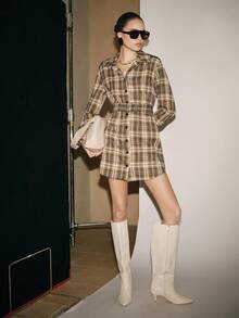 SHEIN Unity Vestido camisa de cintura ceñida a cuadros vintage, vestido de manga larga con solapa y abotonadura sencilla, vestido elegante de ajuste ceñido versátil para el trabajo y el otoño/invierno - Caqui - Ver 8