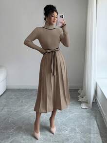 SHEIN Elenzya 女士优雅修身高领撞色滚边罗纹纹理荷叶边下摆毛衣连衣裙，秋冬款 - 巧克力棕 - 查看 3