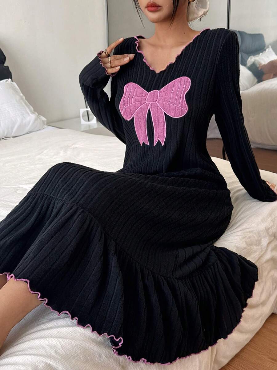 SHEIN 女士蝴蝶结刺绣拼接荷叶边下摆舒适针织睡裙，适合秋冬季穿着 - 彩色 - 查看 1