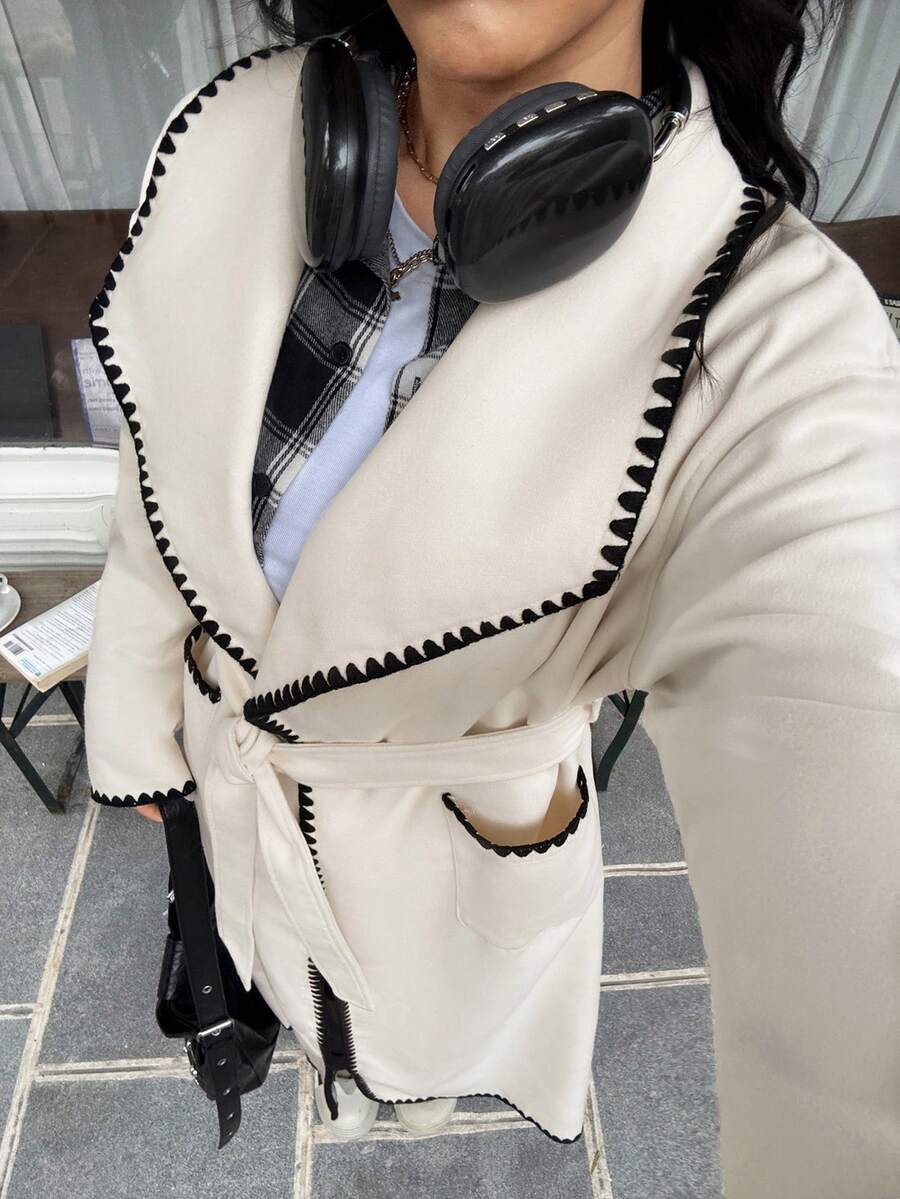 SHEIN EZwear 2025新款秋季女式时尚长袖外套，撞色翻领和口袋设计，适合外出穿搭和街头服饰。 - 杏色 - 查看 1