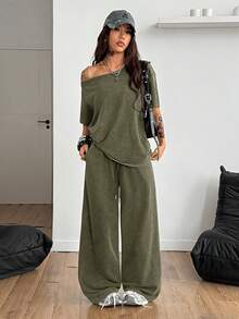 Coolane Tenue deux pièces pour femmes composée d'un t-shirt décontracté à épaules dénudées et d'un pantalon de jogging ample. Tenue minimaliste d'été pour le sport, la ville et le quotidien, confortable. - Militaire verte - Voir 5
