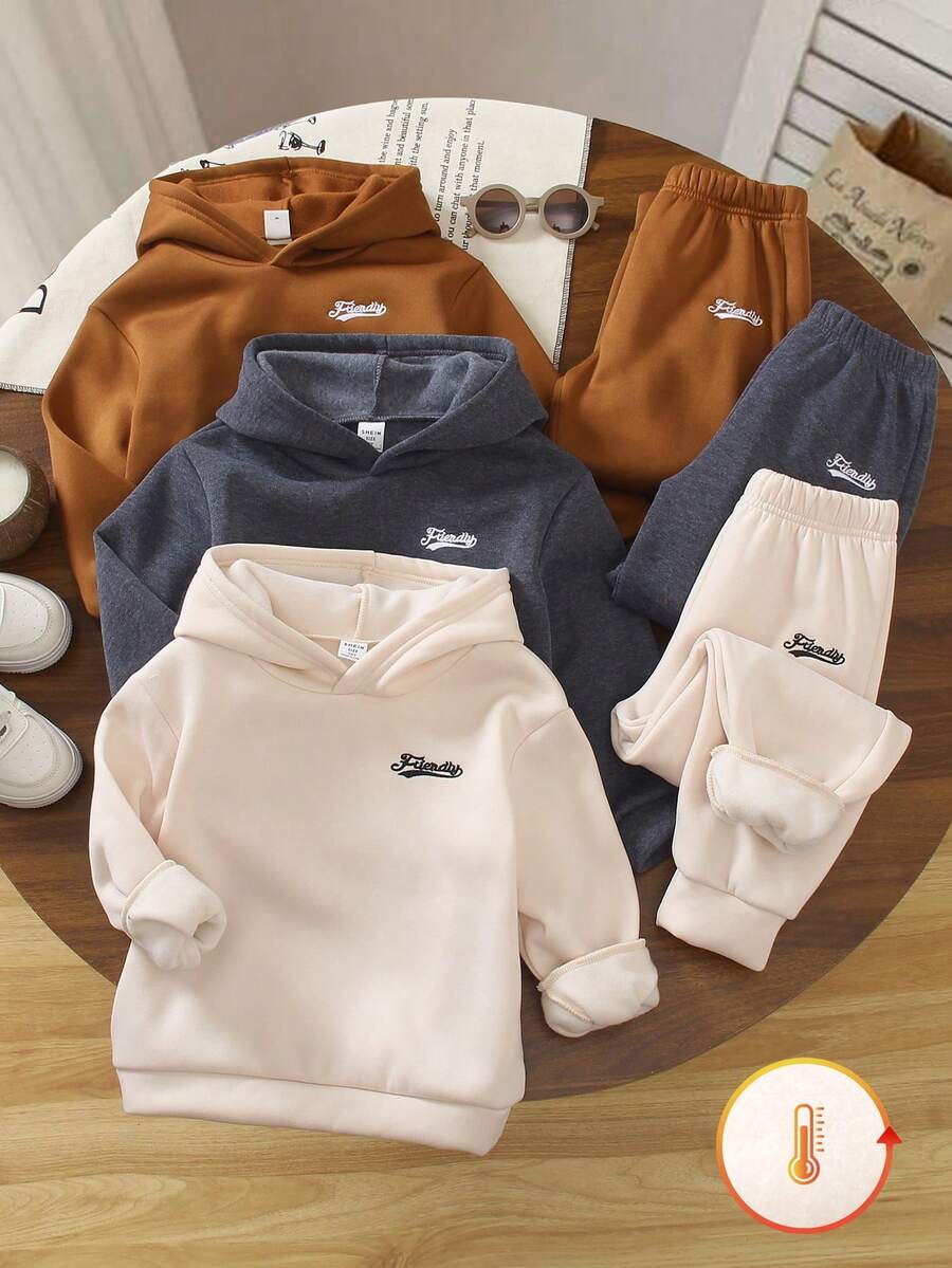 SHEIN Genkimix Kids 3件套男童休闲百搭字母刺绣落肩宽松长袖连帽衫搭配柔软宽松抽绳长裤，简约时尚设计，舒适亲肤面料，适合日常穿着、外出、冬季上学等场合。 - 彩色 - 查看 1