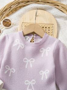 SHEIN Playful Pals 女婴休闲时尚蓝色褶皱下摆蝴蝶结针织长袖连衣裙。柔软舒适。适合秋冬季节、圣诞节、开学季、派对等场合穿着。 - 淺灰紫 - 查看 9