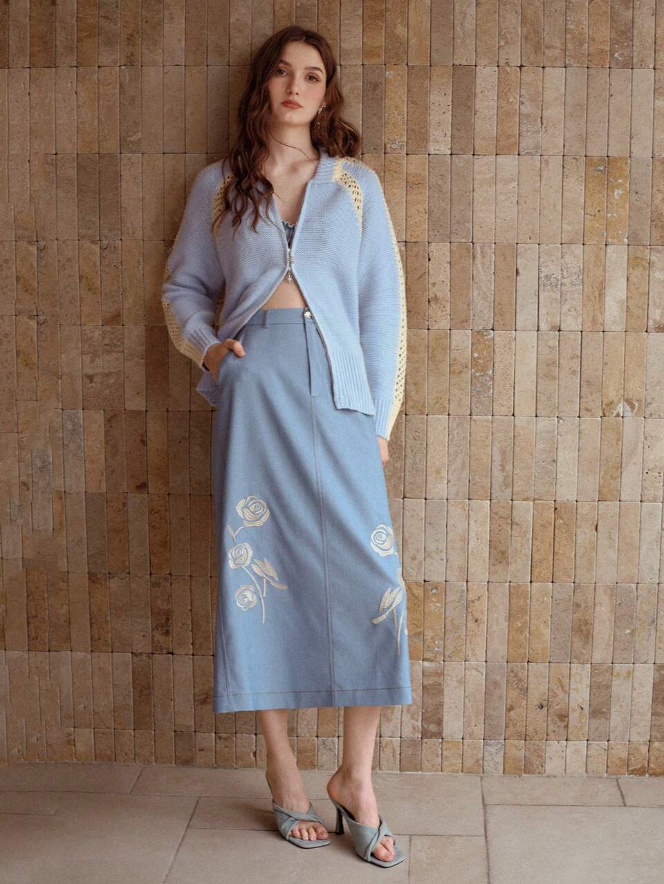 WOMEN'S EMBROIDERED A-LINE SKIRT WITH SPLIT
