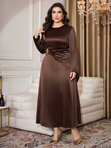 Modelyn Váy dài tay màu sô cô la thanh lịch, thắt eo, trang trí kim loại, thiết kế xếp ly cỡ lớn - màu nâu - Xem 3