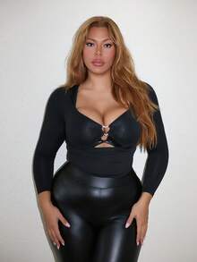 MelDlgn Plus Size Heart Diamond Decor Sheer Mesh Splicing Slim Fit Cutout Long Sleeve Black T-Shirt - Black - View 5