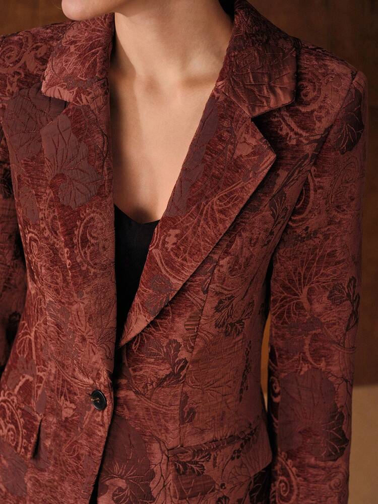 BLAZER ÉLÉGANT POUR FEMMES EN JACQUARD FLORAL BORDEAUX À TAILLE CINTRÉE ET BOUTON UNIQUE