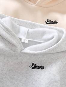 SHEIN Genkimix Kids 3件套男童休闲百搭字母刺绣落肩宽松长袖连帽衫搭配柔软舒适的抽绳长裤，简约时尚的设计，带护耳连帽和舒适柔软的面料，适合日常穿着、玩耍、聚会和冬季校园穿着。 - 彩色 - 查看 6