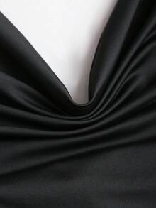 Sweetra 女士新款性感露背垂褶领系带无袖链条装饰长裙，适合日常、通勤、派对、度假等场合。 - 黑色 - 查看 3