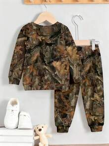 2 件套年轻男孩树叶印花圆领长袖运动衫和运动裤休闲宽松套装，秋冬 - 卡其色 - 查看 2