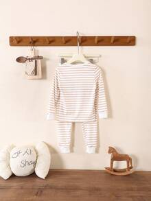男童贴身柔软针织罗纹条纹可爱恐龙印花长袖上衣搭配同款条纹腰带裤套装 - 杏色 - 查看 2