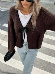 Serisse Áo khoác cardigan dài tay thắt nút phía trước viền tương phản dành cho nữ, màu xám và đen, trang phục thường ngày, FW24, đi làm, tối giản, công sở, phong cách cổ điển, đơn giản, trang phục thường ngày, giáng sinh, lễ tạ ơn dành cho nữ, năm mới, đêm giao thừa, áo khoác cardigan dài tay thắt nút cỡ lớn dành cho nữ - màu nâu - Xem 6
