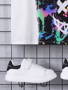 SHEIN Tween Boy Loose Casual Round Neck Luminous Print Short-Sleeved T-Shirt