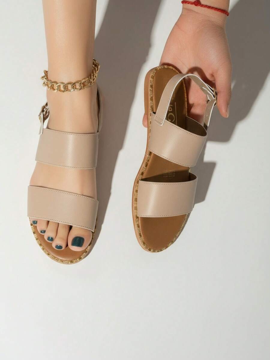 Sandalias planas casuales de mujer con tiras anchas, punta abierta, estilo minimalista para playa y uso diario - Caqui - Ver 1
